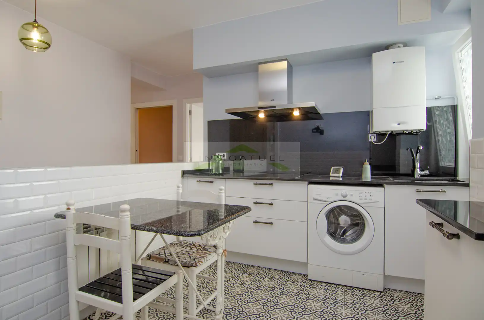 Küche von Wohnung zum Verkauf in A Coruña Capital  mit Heizung, Ofen und Waschmaschine