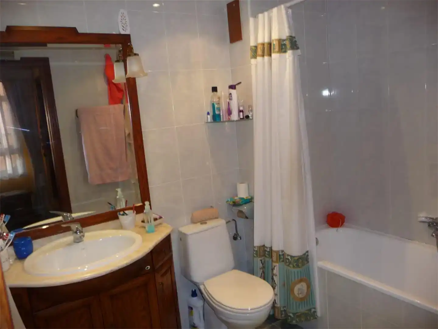 Bany de Casa o xalet en venda en Miranda de Ebro amb Jardí privat, Parquet i Traster