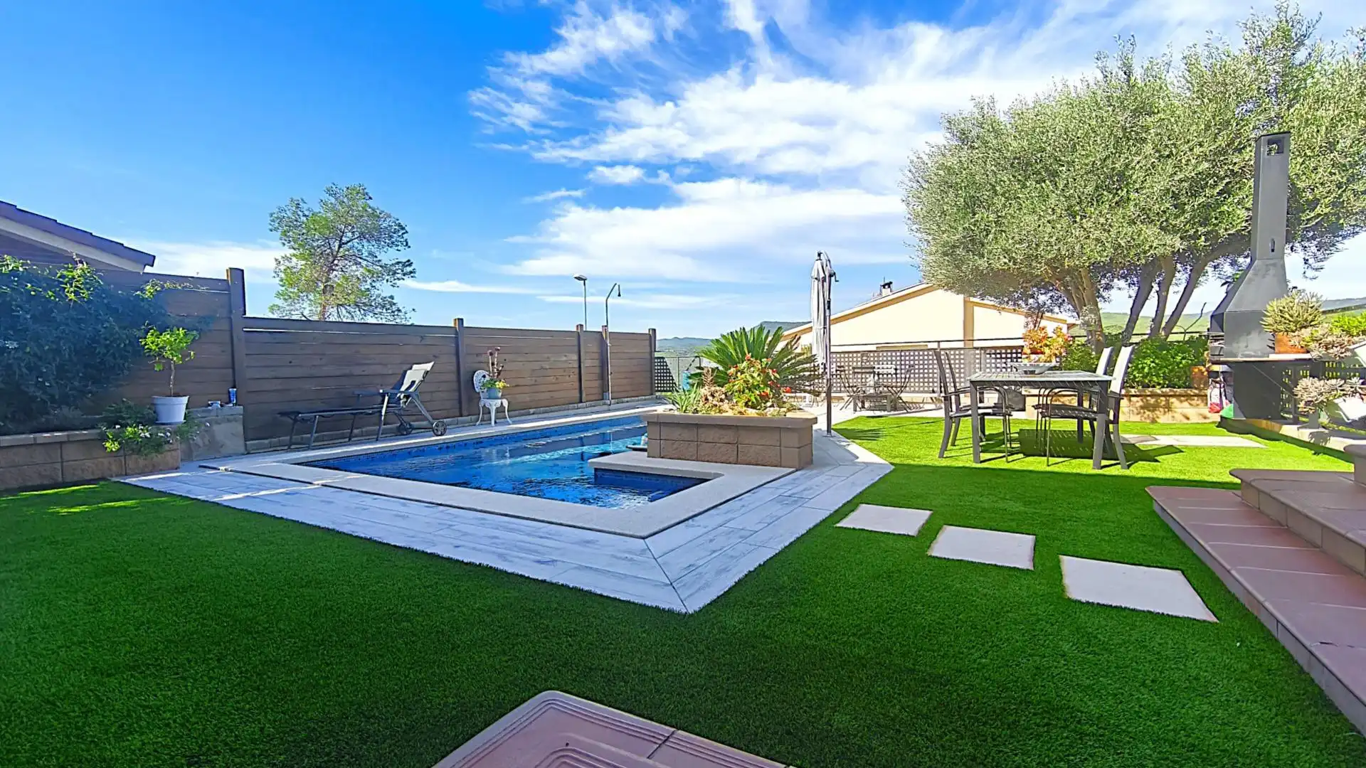 Schwimmbecken von Haus oder Chalet zum Verkauf in Sant Salvador de Guardiola mit Privatgarten, Terrasse und Schwimmbad