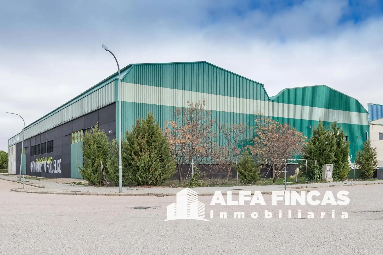 Vista exterior de Nave industrial en venta en San Clemente
