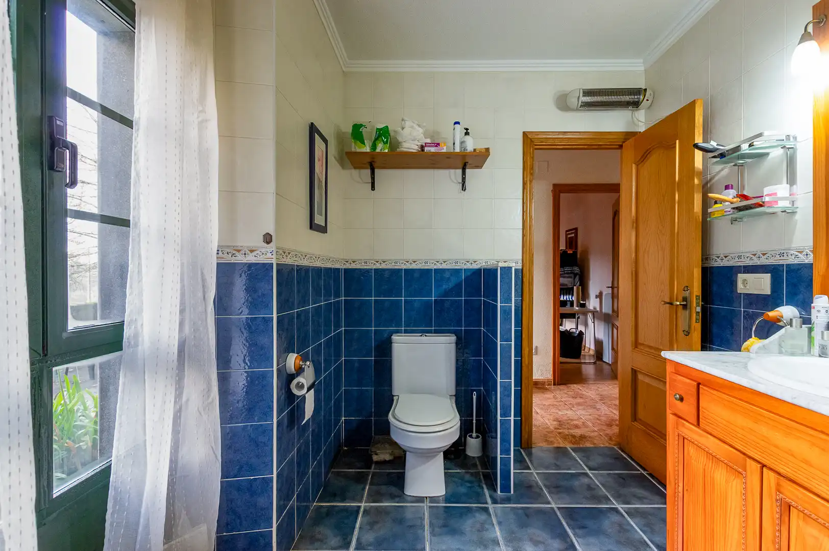 Badezimmer von Country house zum Verkauf in Toques mit Möbliert