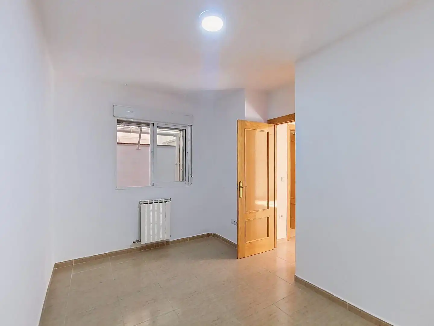 Habitación de Piso de alquiler en Churriana de la Vega con Calefacción y Balcón