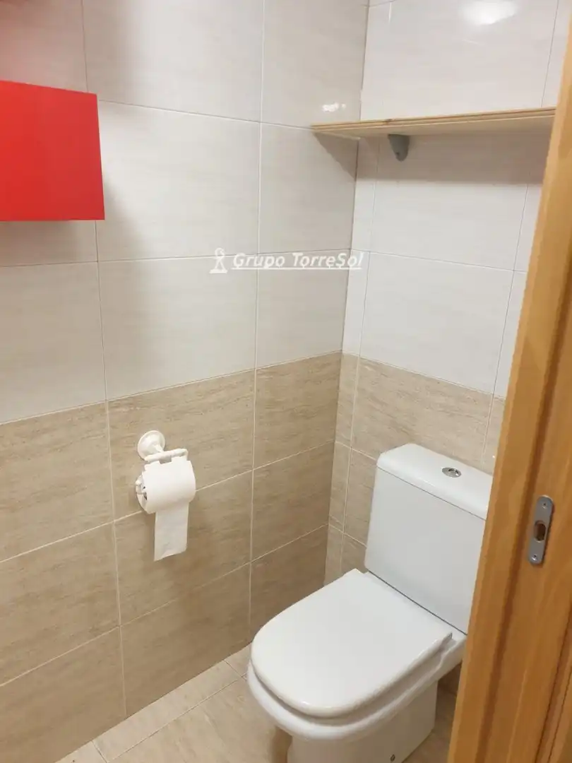 Bany de Casa adosada en venda en Roda de Berà amb Calefacció, Terrassa i Piscina
