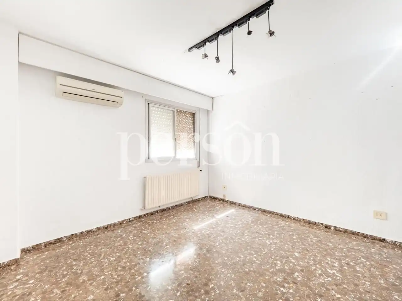Habitación de Piso de alquiler en Valencia con Aire acondicionado y Terraza