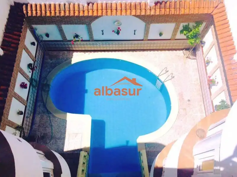 Maison avec piscine à vendre à Levante