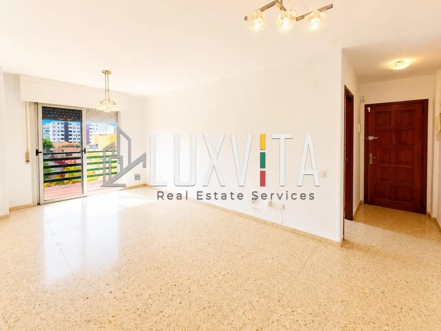 Sala de estar de Apartamento en venta en Arona con Terraza y Piscina comunitaria