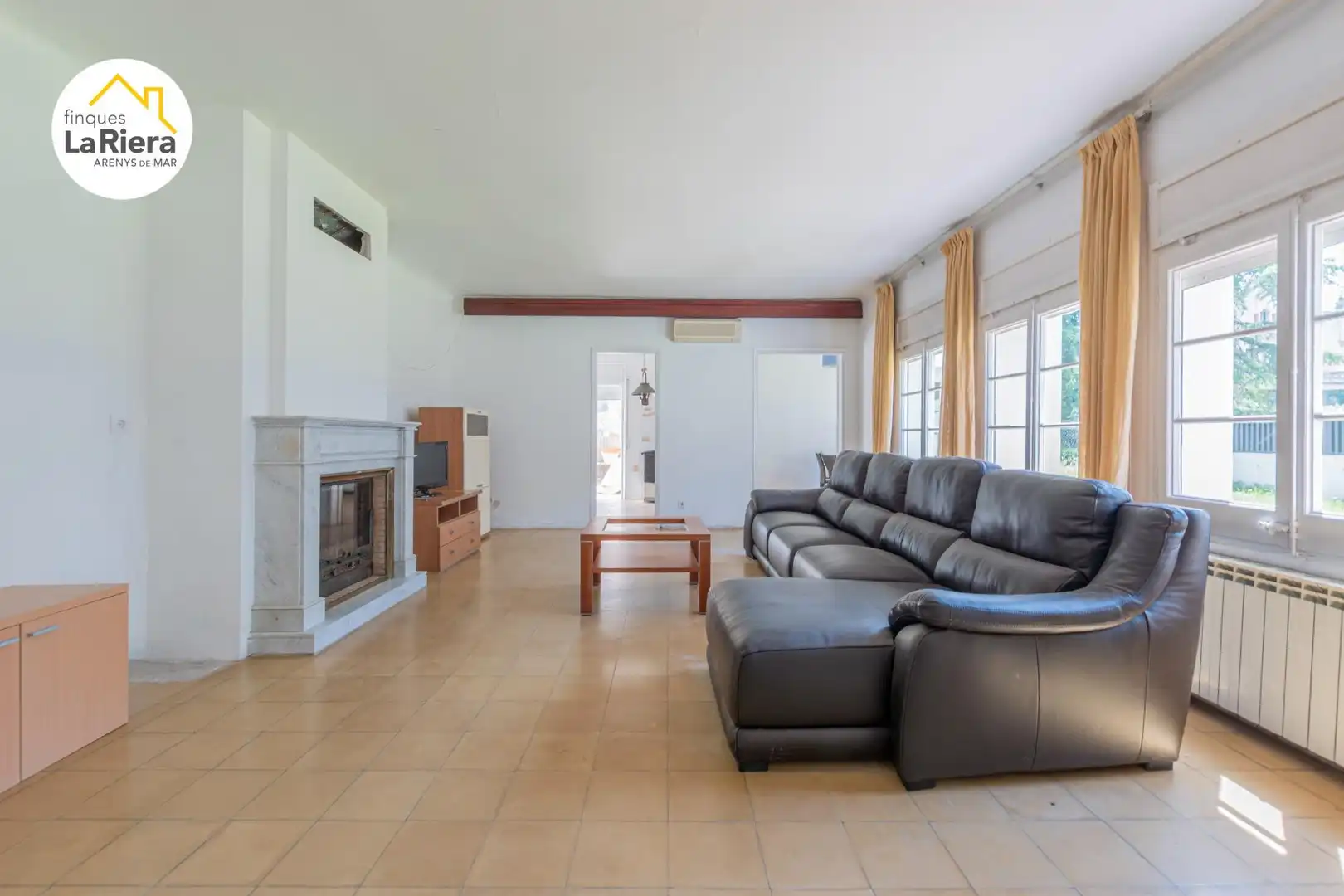 Sala d'estar de Casa o xalet en venda en La Garriga amb Calefacció, Jardí privat i Traster
