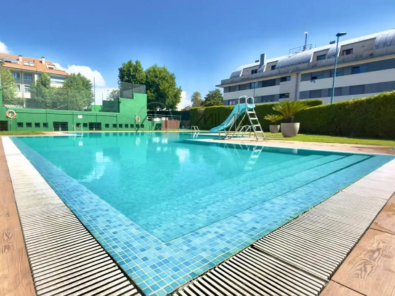 Piscina de Pis de lloguer en Vigo  amb Calefacció, Parquet i Piscina