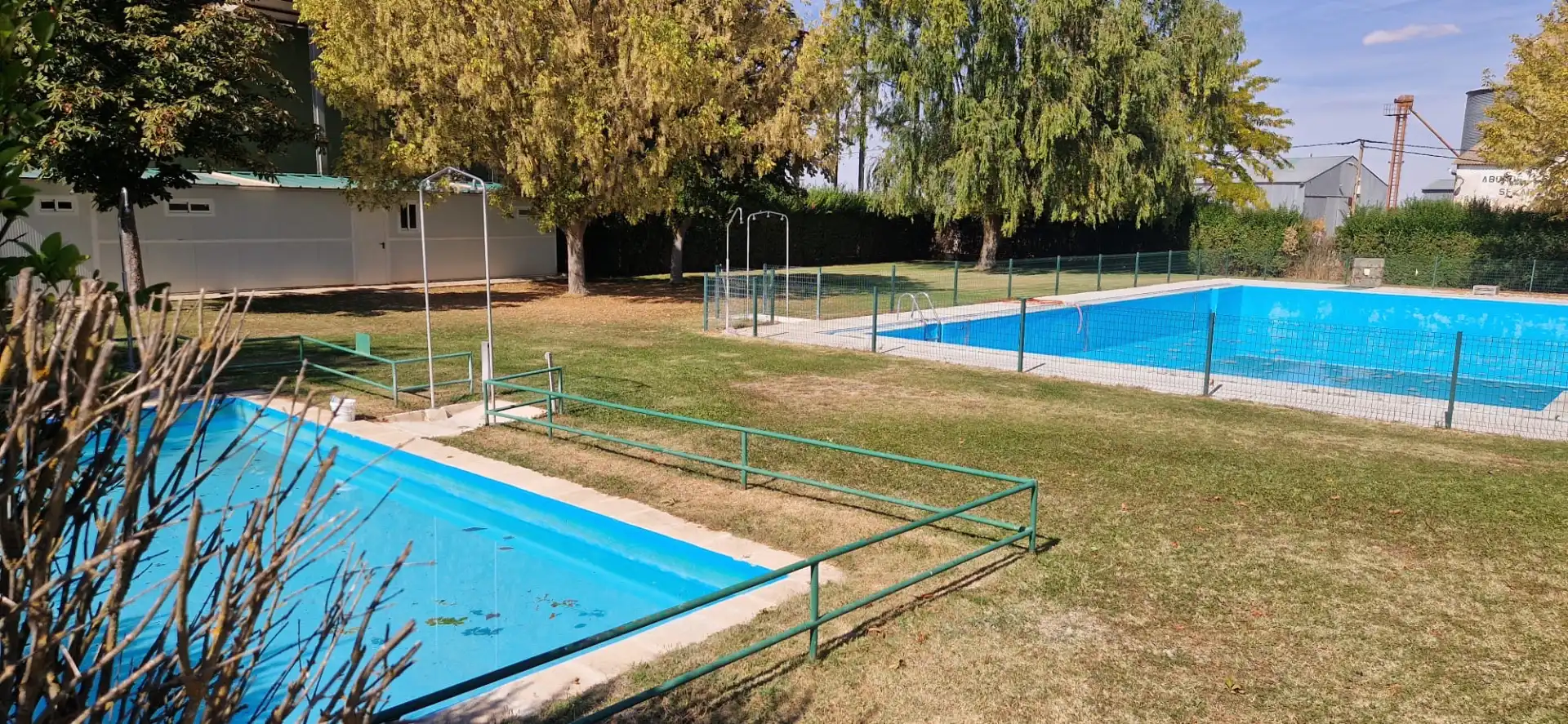 Swimming pool of Houses for sale in El Pedroso de la Armuña   with Heating, Terrace and Storage room