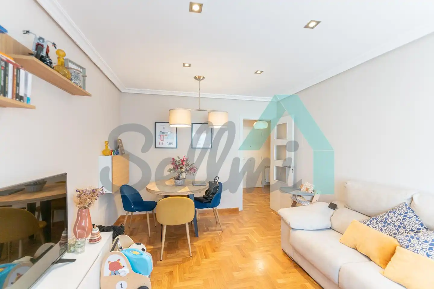 Wohnzimmer von Wohnung zum Verkauf in Oviedo  mit Heizung, Parkett und Terrasse