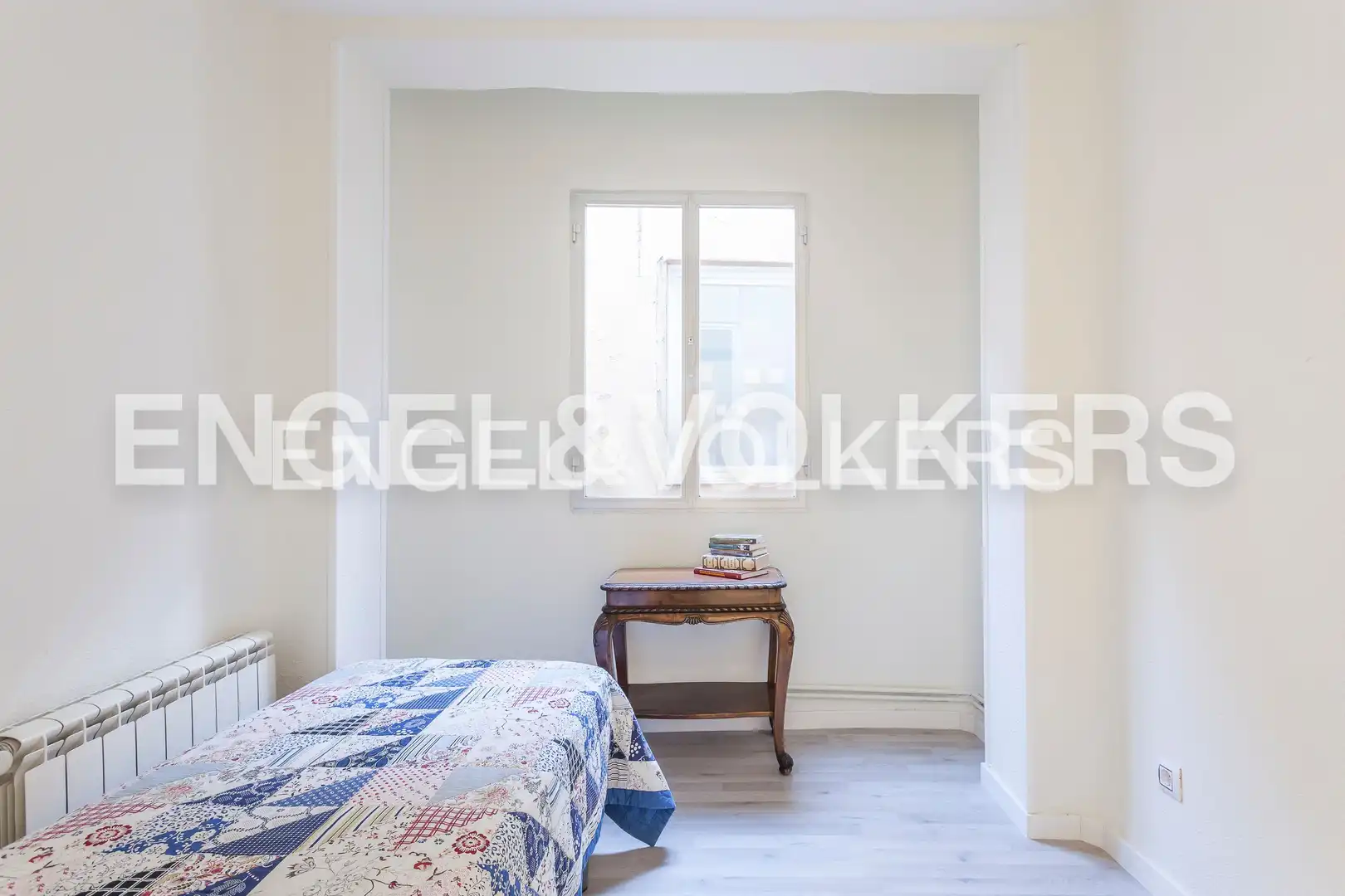 Bedroom of Attic for rent in Madrid  with Air Conditioner, Heating and Parquet flooring