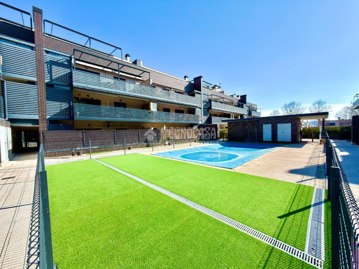 Vista exterior de Piso en venta en Cabanillas del Campo con Calefacción