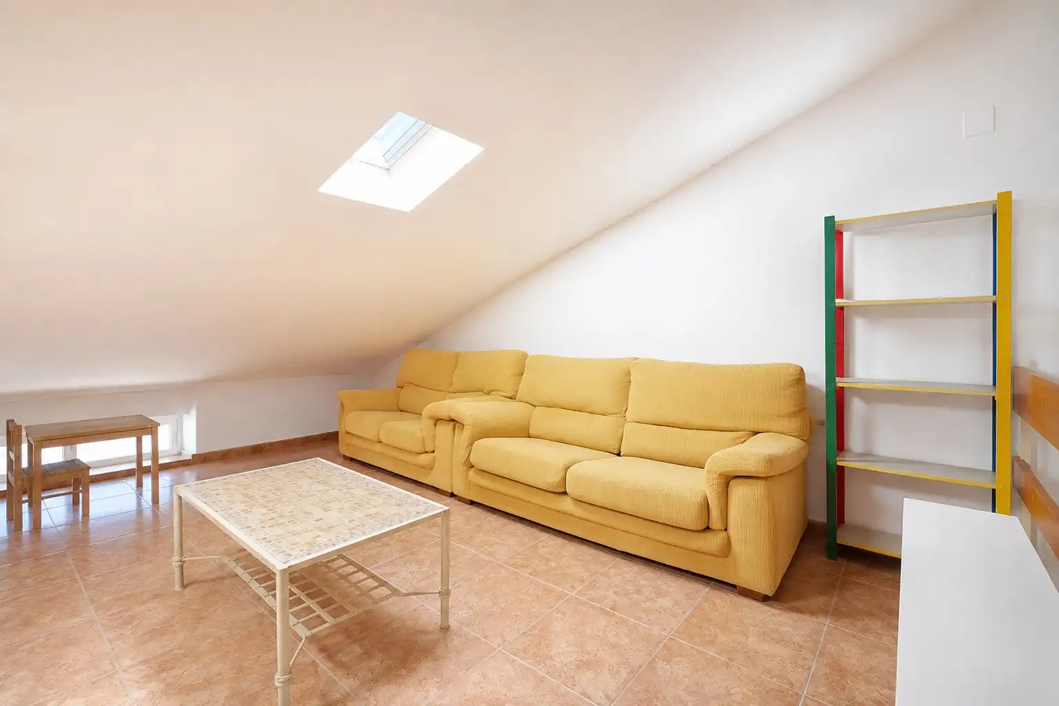 Sala d'estar de Casa adosada en venda en Moncada amb Calefacció, Terrassa i Traster