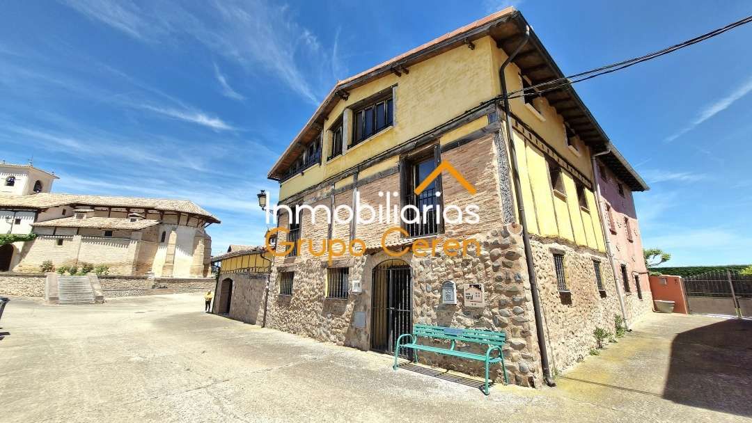 Vista exterior de Casa o xalet en venda en Viloria de Rioja amb Calefacció, Jardí privat i Terrassa