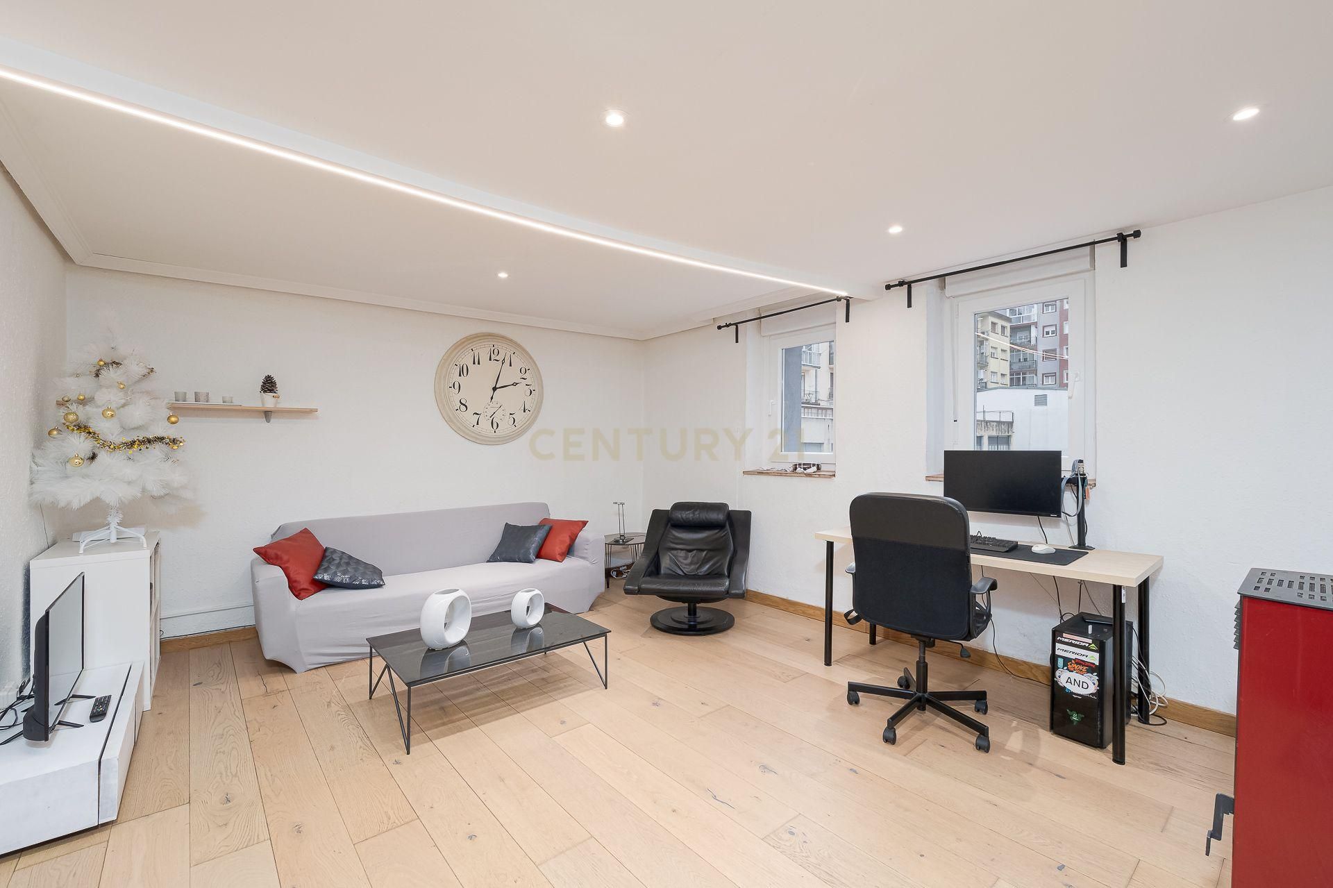 Living room of Flat for sale in Irun   with Oven, Washing machine and Microwave