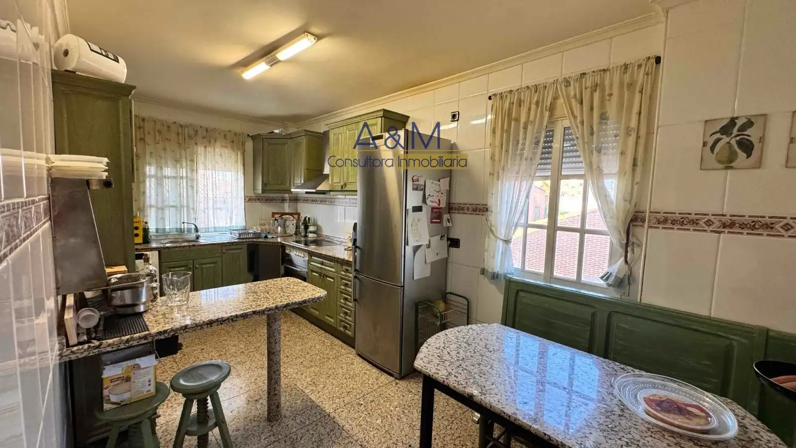 Kitchen of Houses for sale in Santovenia de Pisuerga  with Air Conditioner, Heating and Terrace