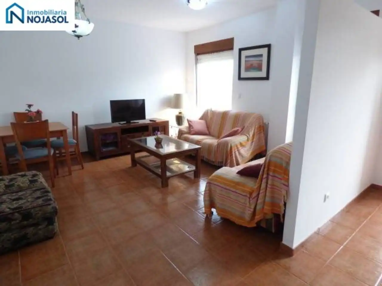 Wohnzimmer von Einfamilien-Reihenhaus zum Verkauf in Bareyo mit Heizung, Terrasse und Möbliert