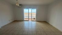 Sala d'estar de Pis de lloguer en Mojácar amb Aire condicionat, Terrassa i Microones