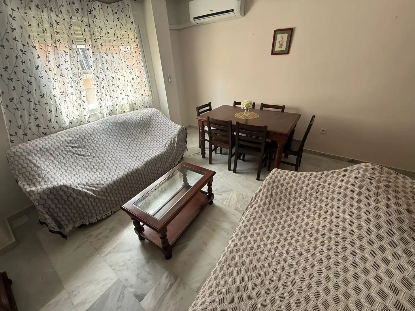 Wohnzimmer von Wohnung zur Miete in Jaén mit Klimaanlage, Möbliert und Waschmaschine