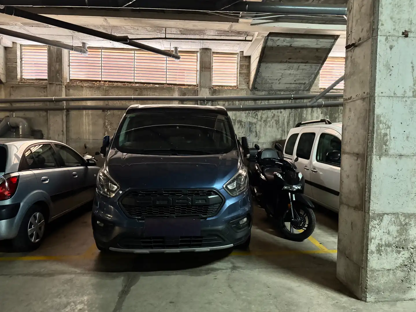 Parking de Piso en venta en Girona con Aire acondicionado, Calefacción y Trastero