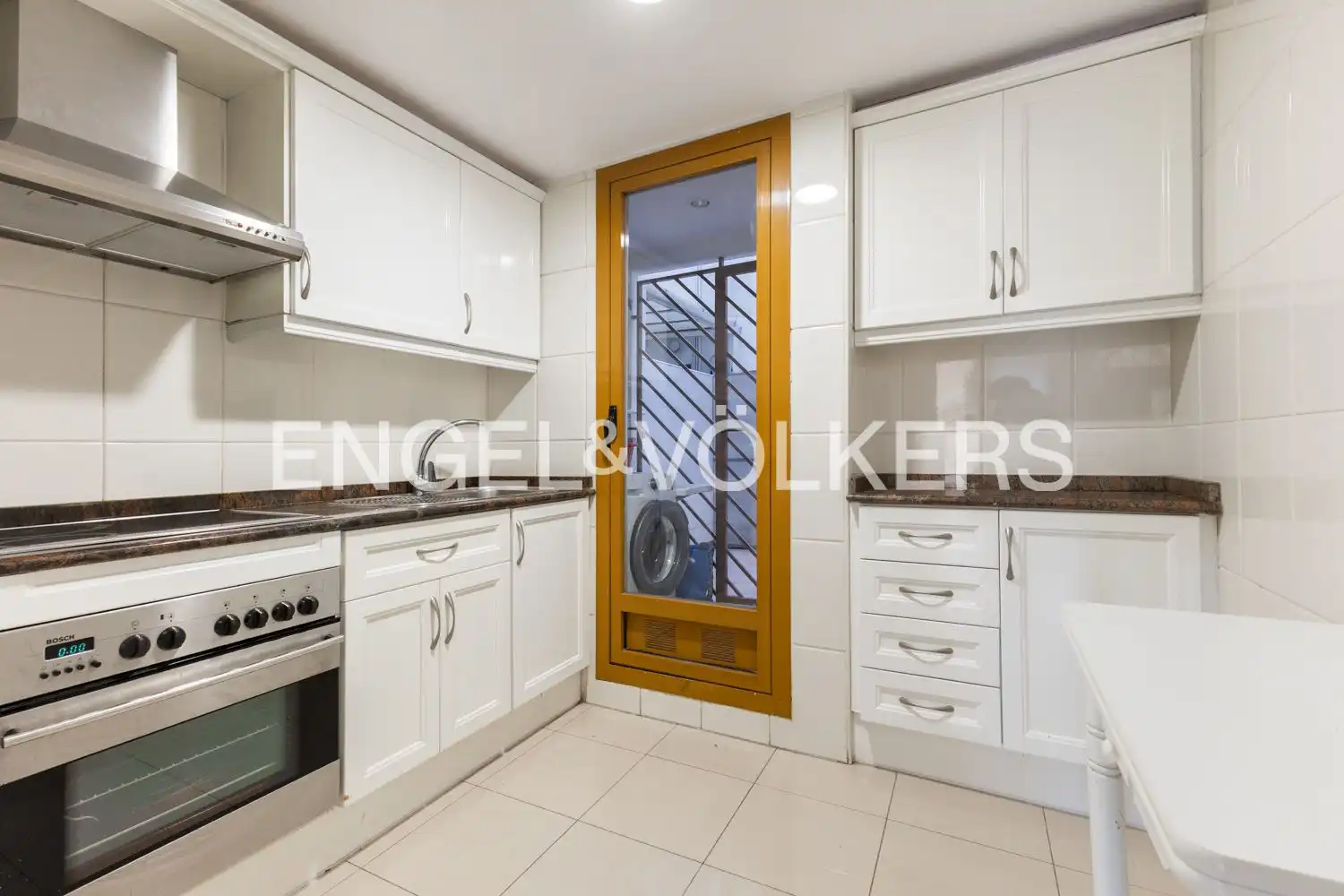Cocina de Piso de alquiler en Valencia con Aire acondicionado, Calefacción y Piscina
