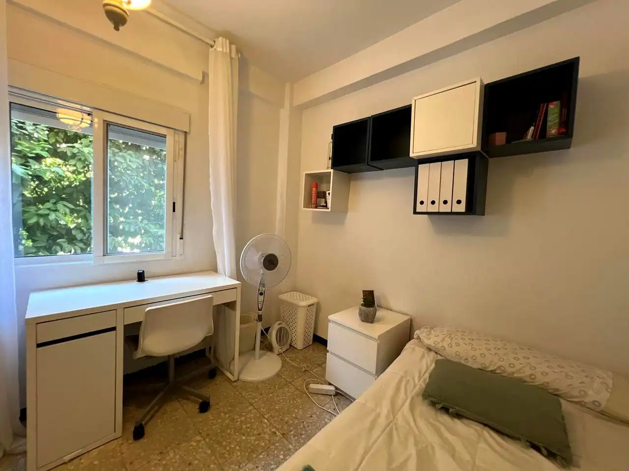 Flat for rent in Segre, El Plantinar – Avda. La Paz - El Juncal