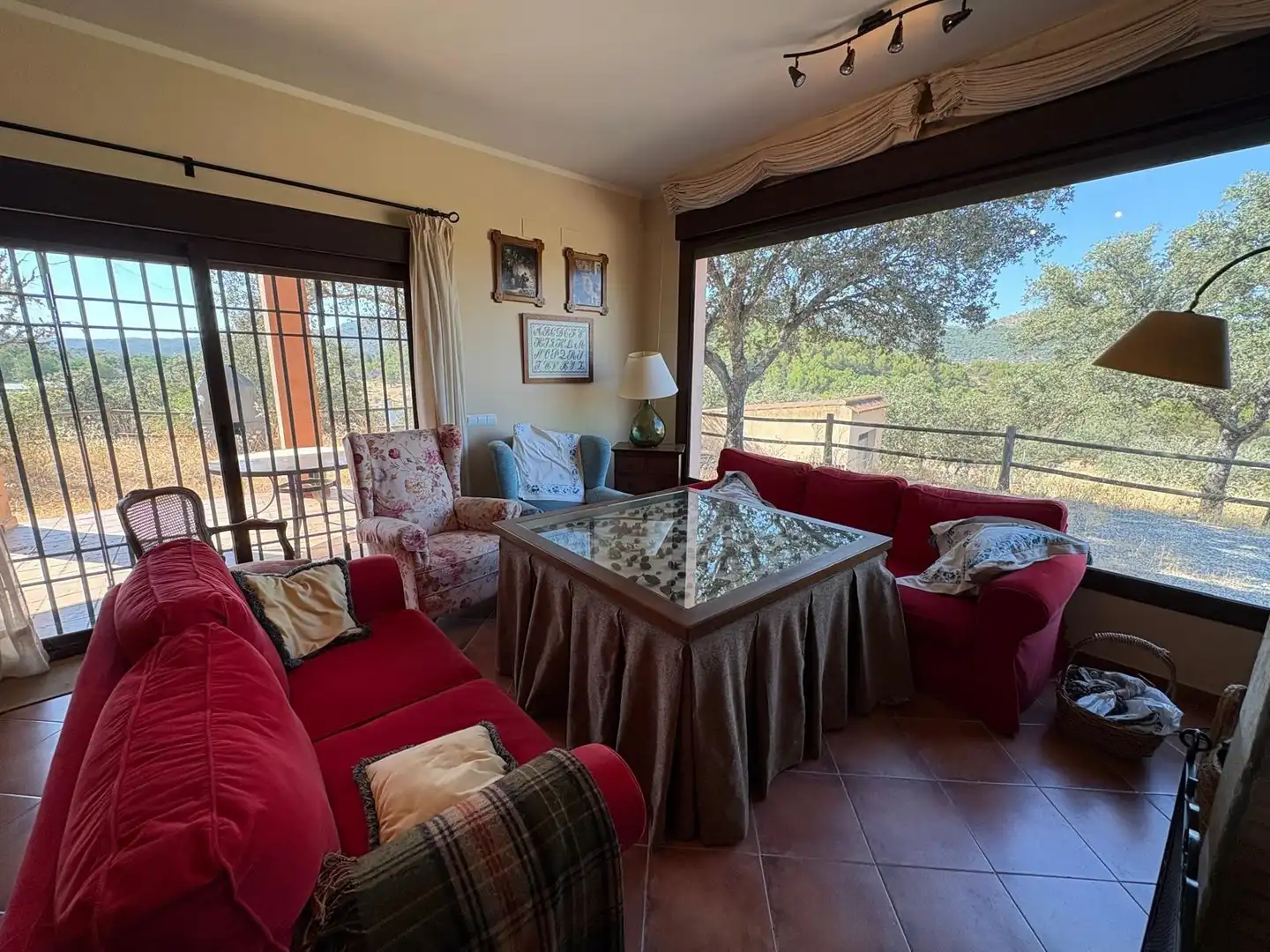 Sala de estar de Finca rústica en venta en Espiel con Aire acondicionado y Jardín privado