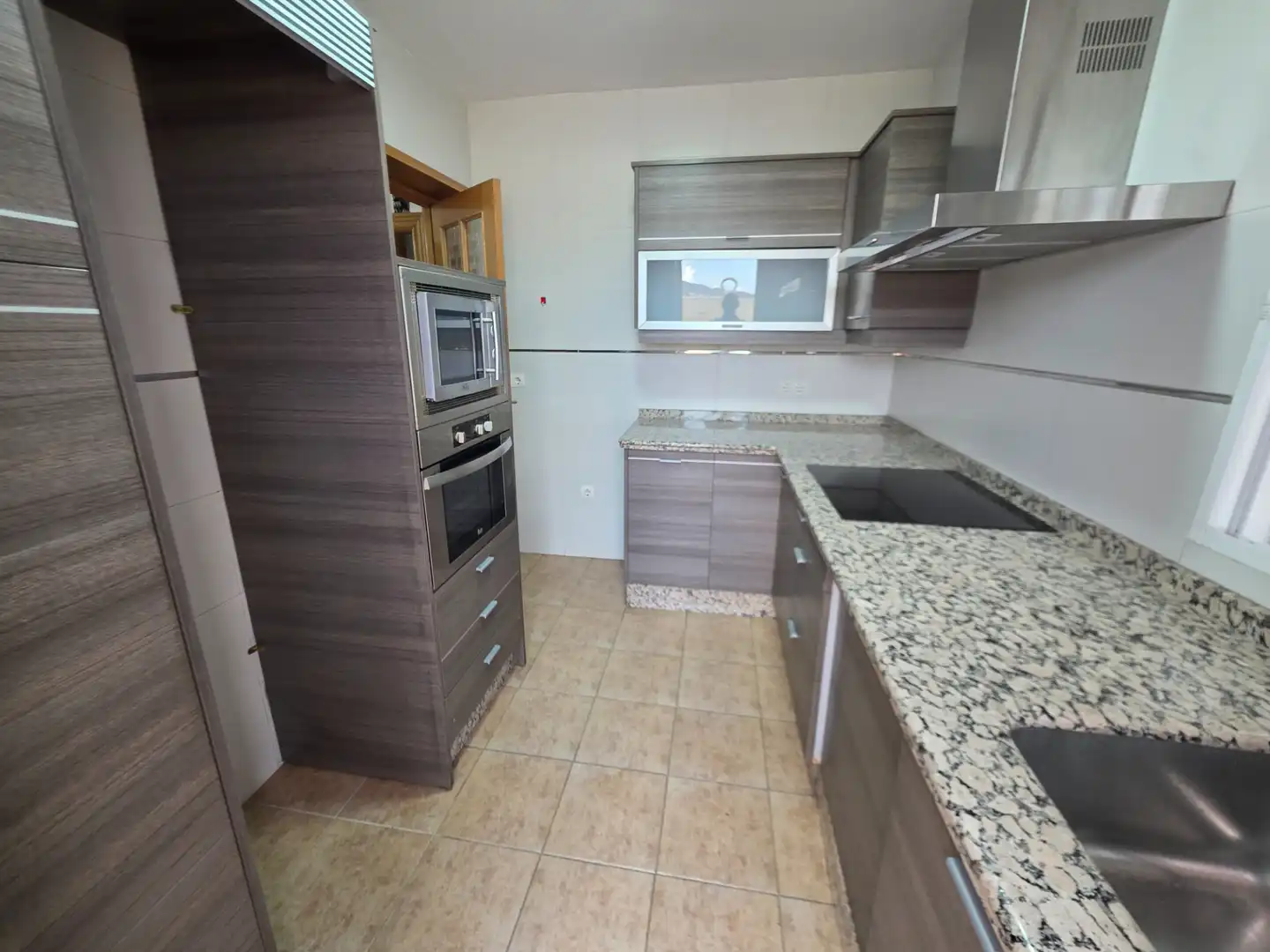 Cocina de Ático en venta en La Zubia con Aire acondicionado, Calefacción y Terraza