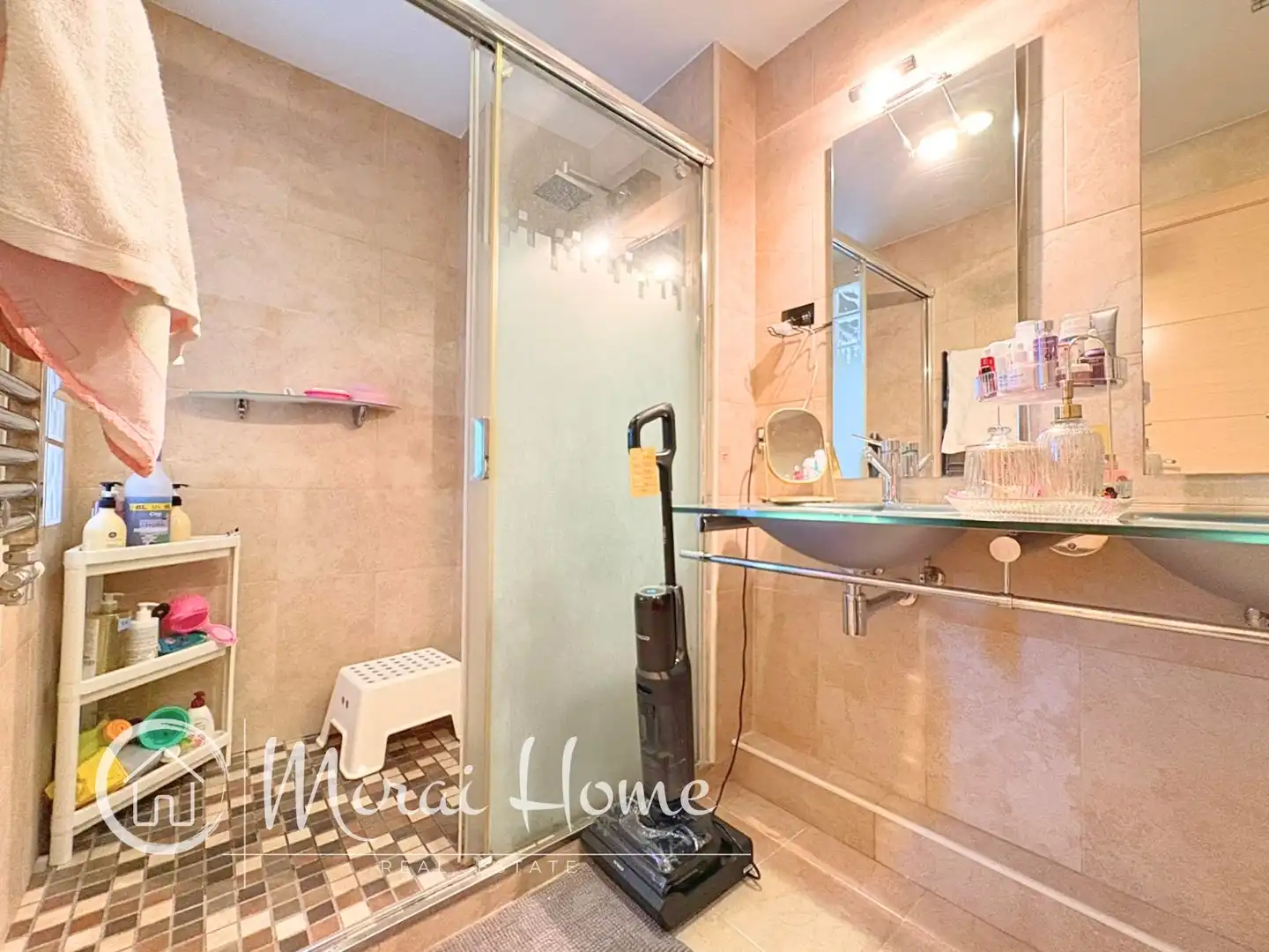 Bathroom of Flat for sale in Montornès del Vallès  with Air Conditioner, Heating and Parquet flooring