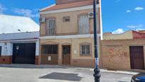 Vista exterior de Casa o xalet en venda en Olivares amb Terrassa