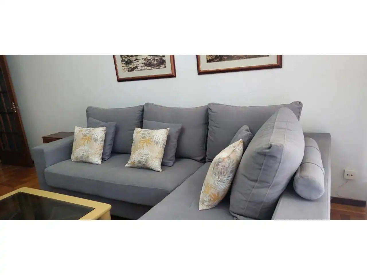 Living room of Flat for rent in Vigo   with Parquet flooring, Terrace and Furnished