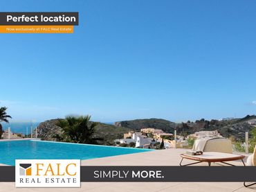 Casa rústica con piscina en venta en Cumbre del Sol