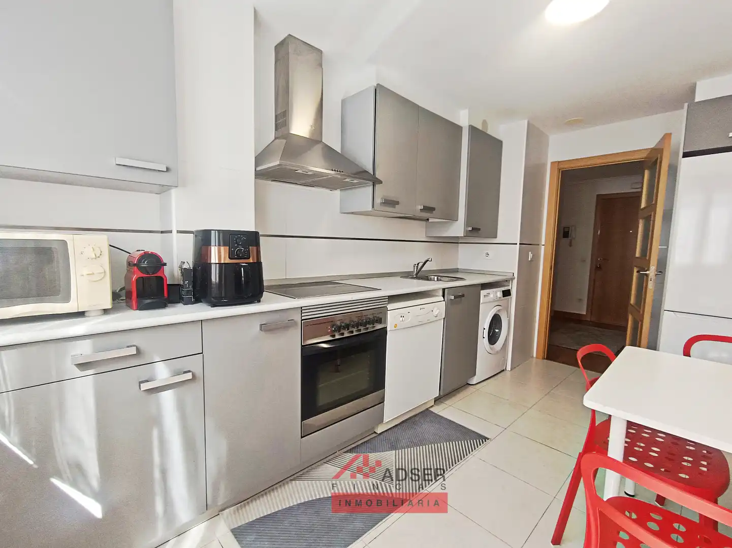 Cuina de Pis en venda en Lardero amb Calefacció, Parquet i Terrassa