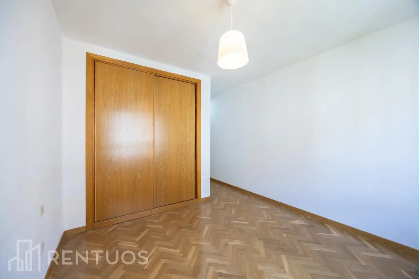 Bedroom of Flat for rent in Madrid  with Air Conditioner, Heating and Parquet flooring