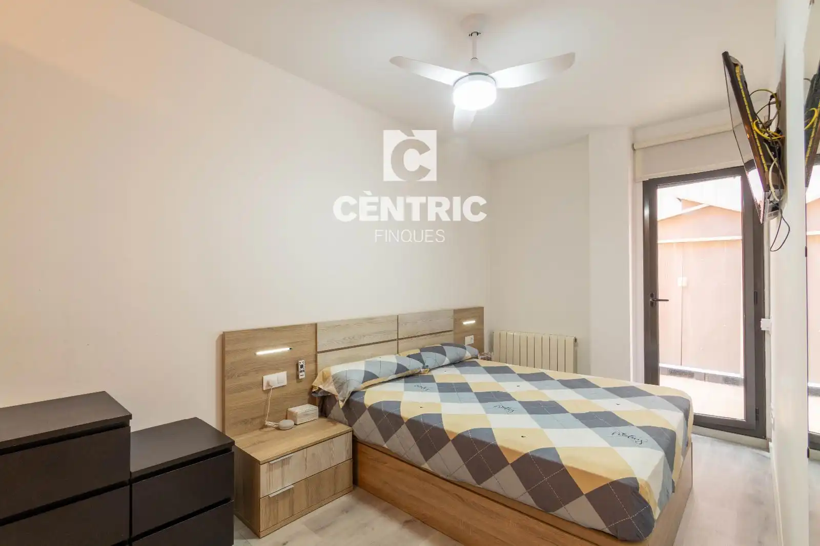 Habitación de Dúplex en venta en Terrassa con Aire acondicionado, Calefacción y Terraza
