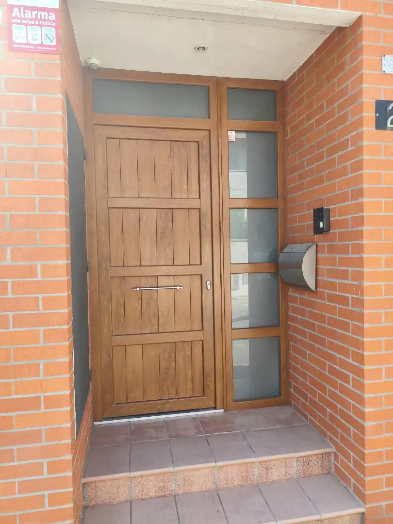 Casa amb jardí en venda a Carrer Pere El Gran 2, imagen 2