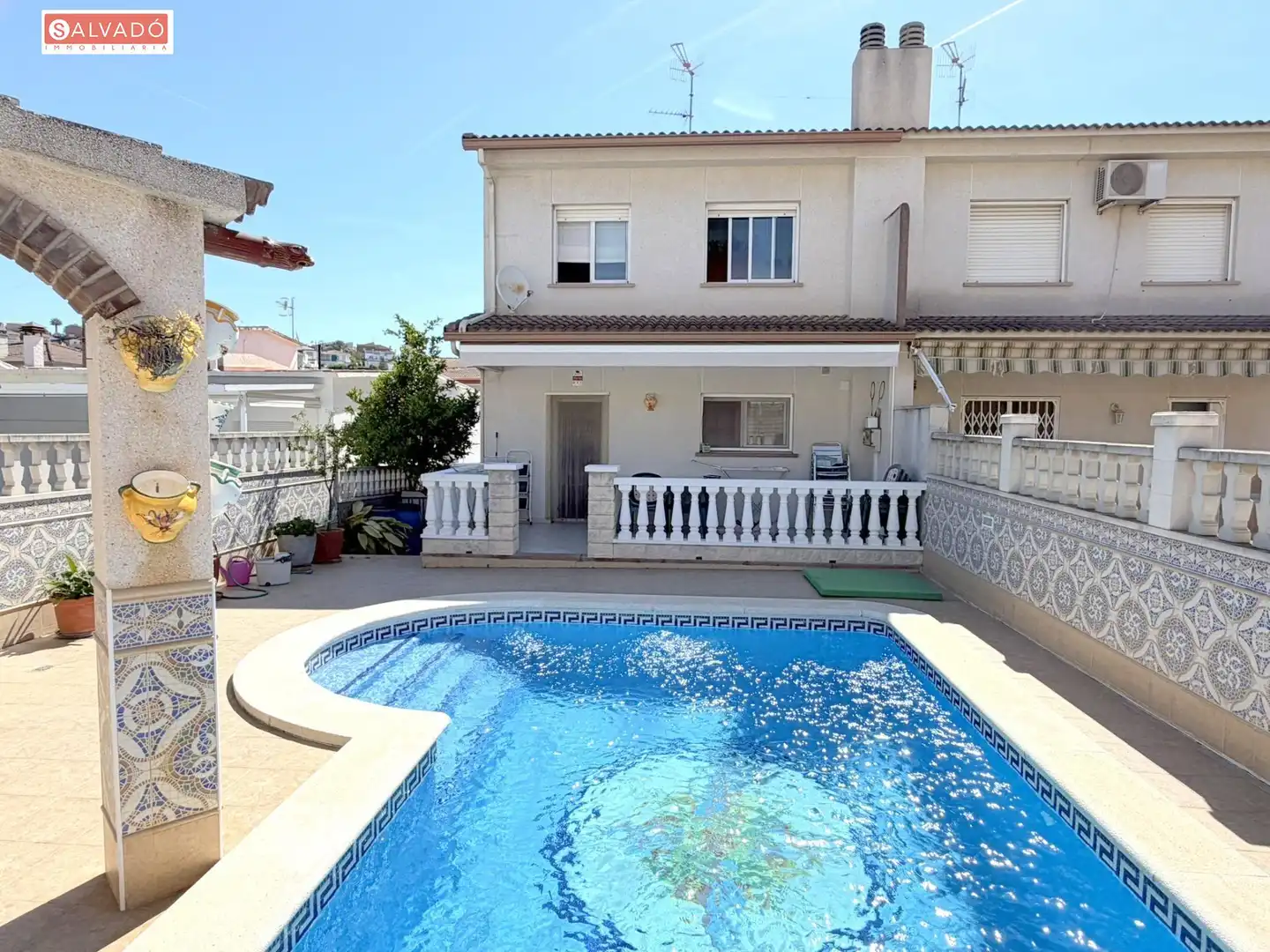 Piscina de Casa adosada en venta en Calafell con Calefacción