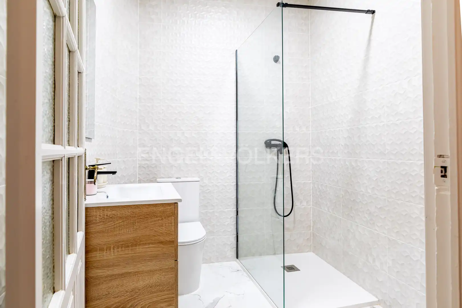 Baño de Piso de alquiler en Sevilla con Aire acondicionado y Calefacción