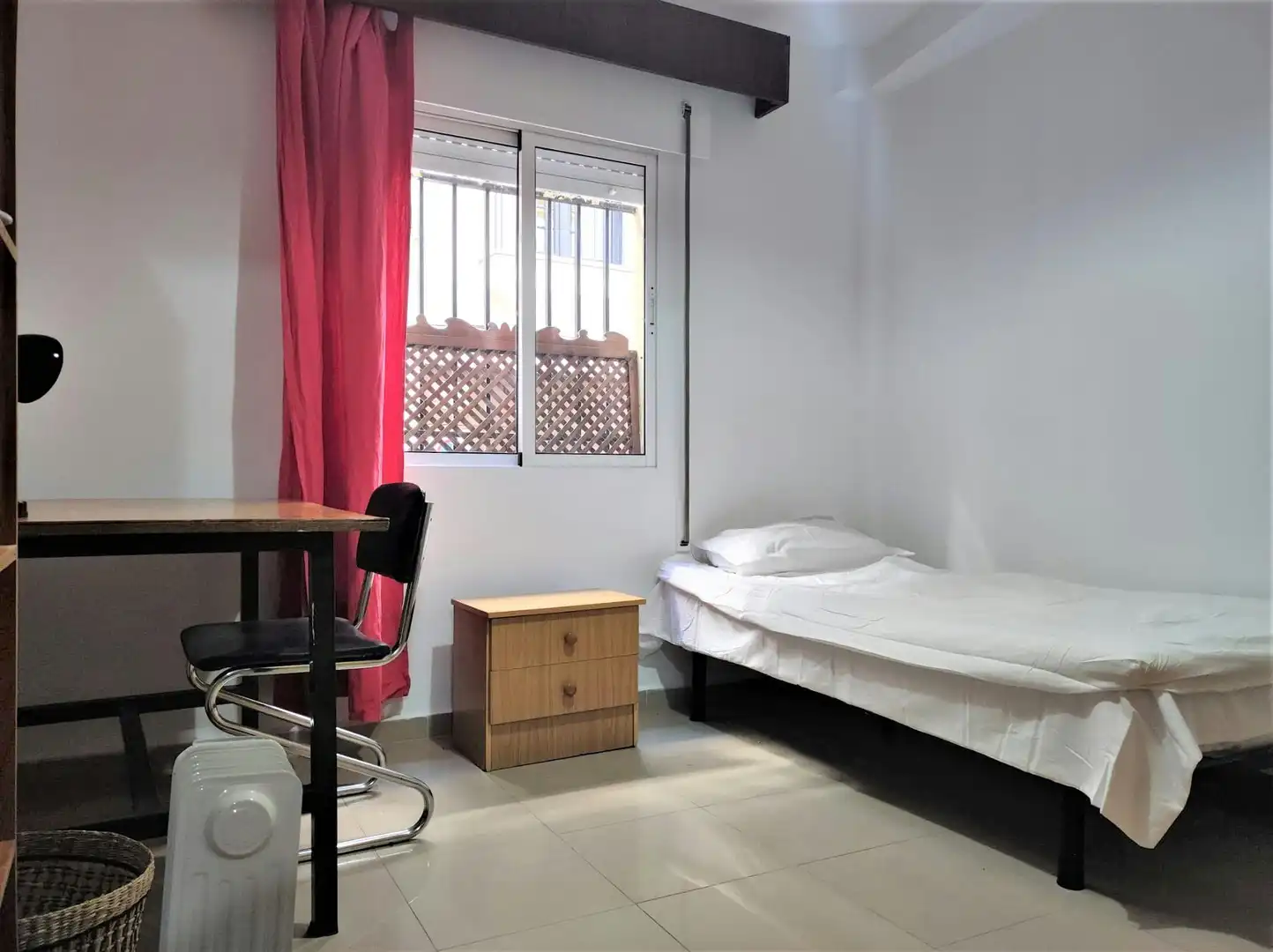 Bedroom of Flat for share in Sevilla  with Furnished and Washing machine