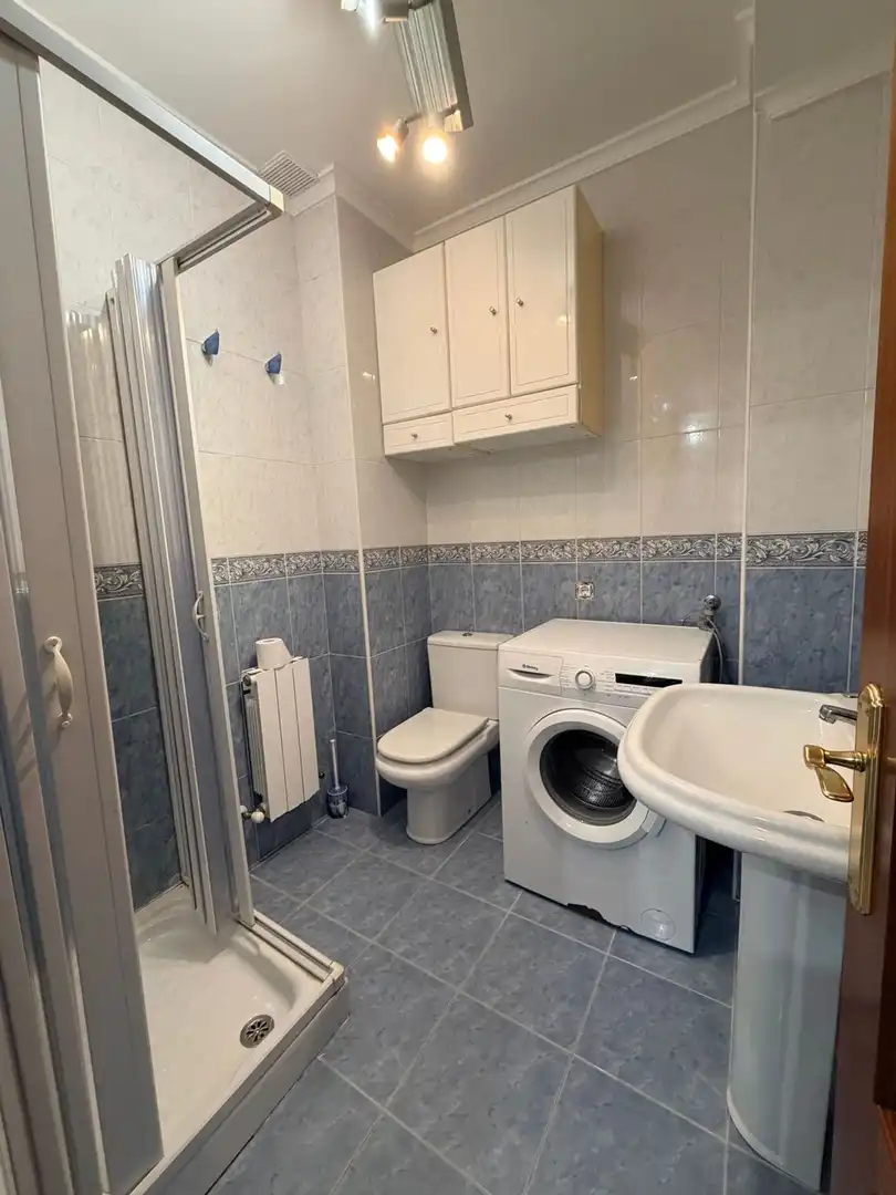 Baño de Piso en venta en Navia con Calefacción y Piscina