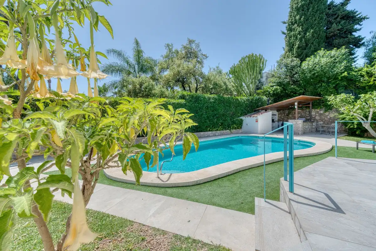 Swimming pool of Houses for sale in Marbella  with Air Conditioner, Private garden and Terrace