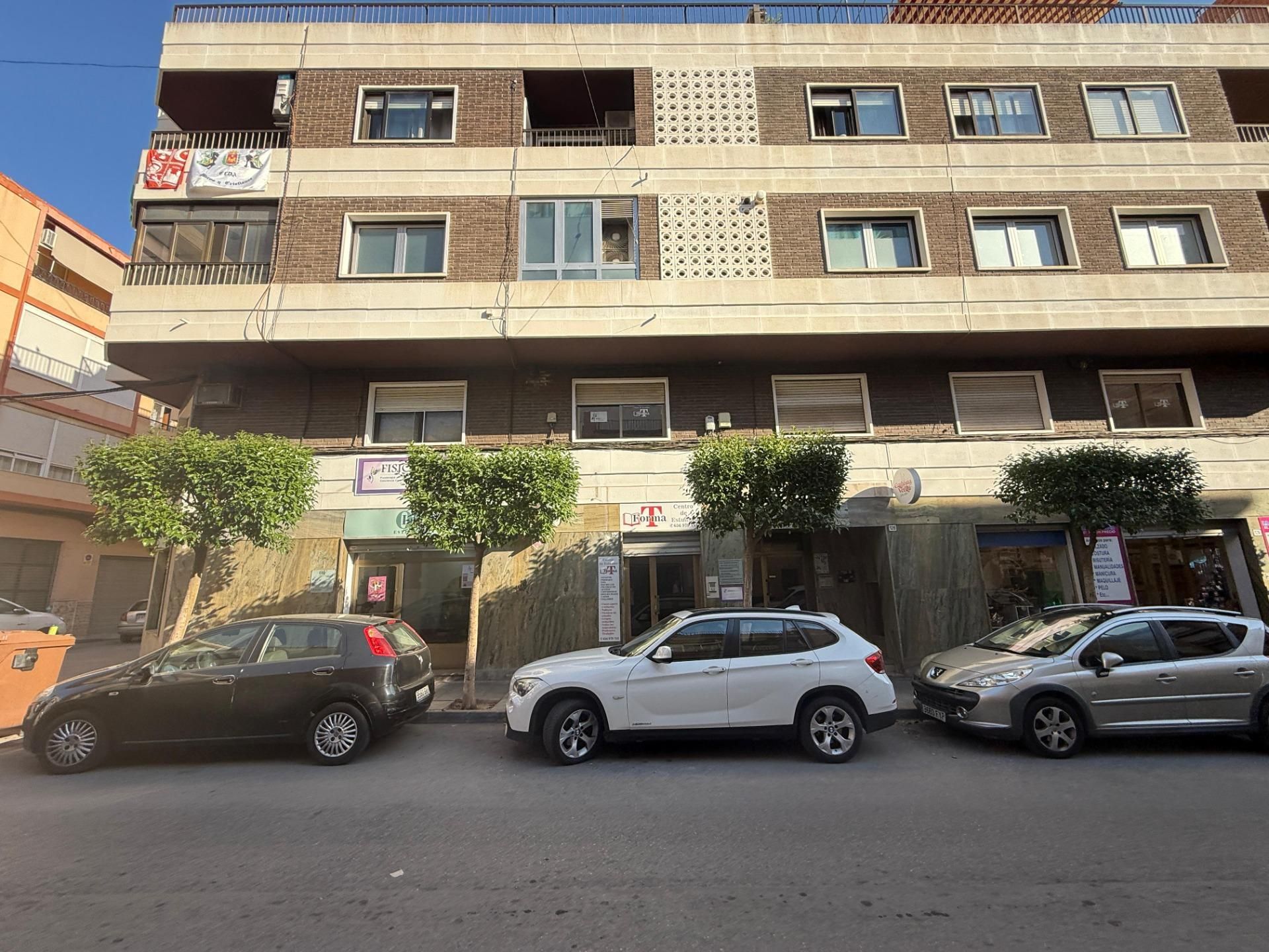 Vista exterior de Planta baixa en venda en Elda amb Aire condicionat