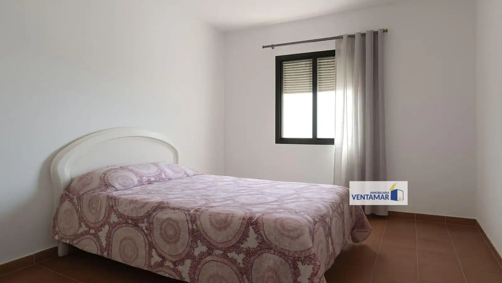 Habitación de Casa adosada en venta en Castellar de la Frontera con Jardín privado, Trastero y Balcón