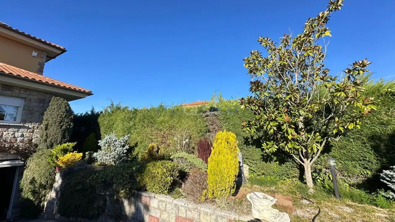 Jardín de Casa o chalet en venta en Sariegos con Calefacción, Jardín privado y Terraza