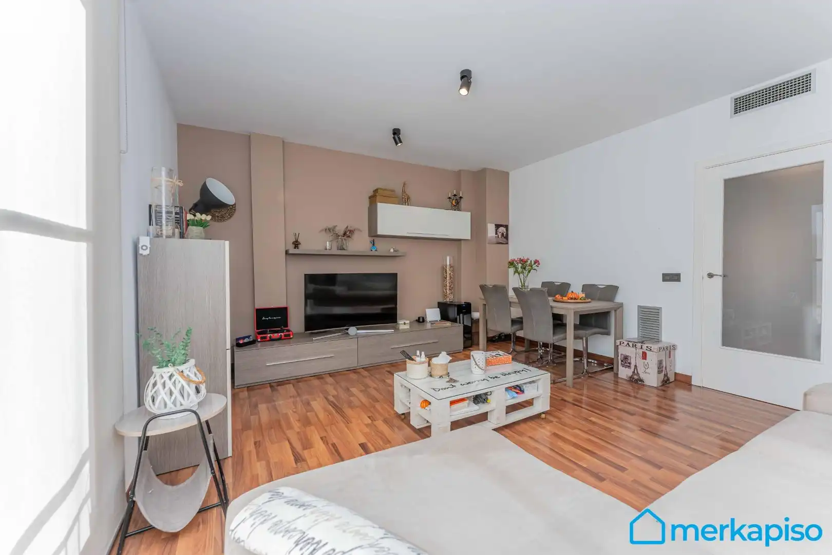 Sala de estar de Dúplex en venta en Sant Climent de Llobregat con Aire acondicionado, Terraza y Balcón