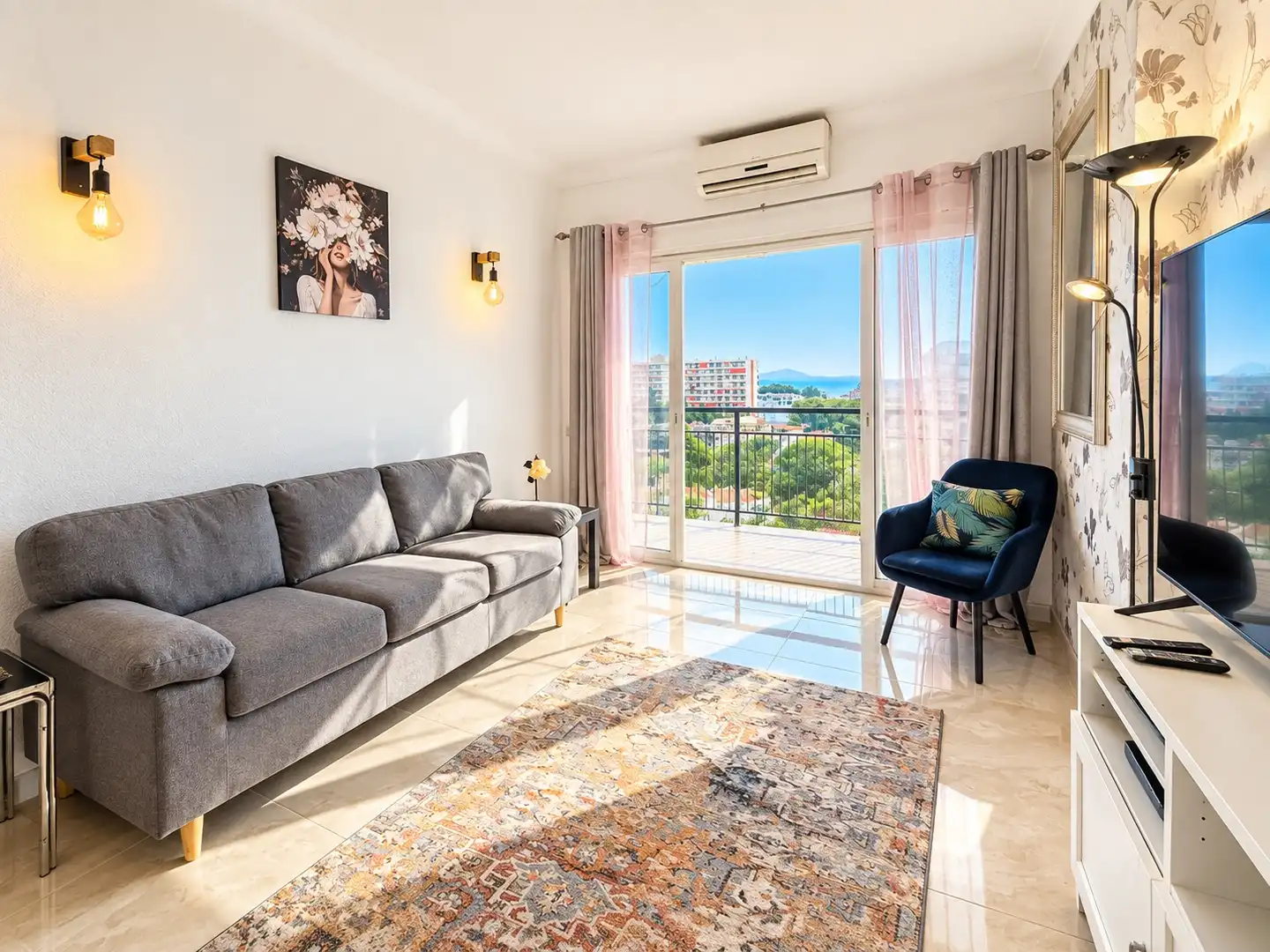 Sala d'estar de Apartament en venda en El Pinillo 