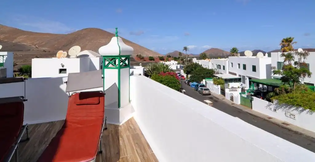 Vista exterior de Casa o chalet en venta en Yaiza con Aire acondicionado, Jardín privado y Terraza
