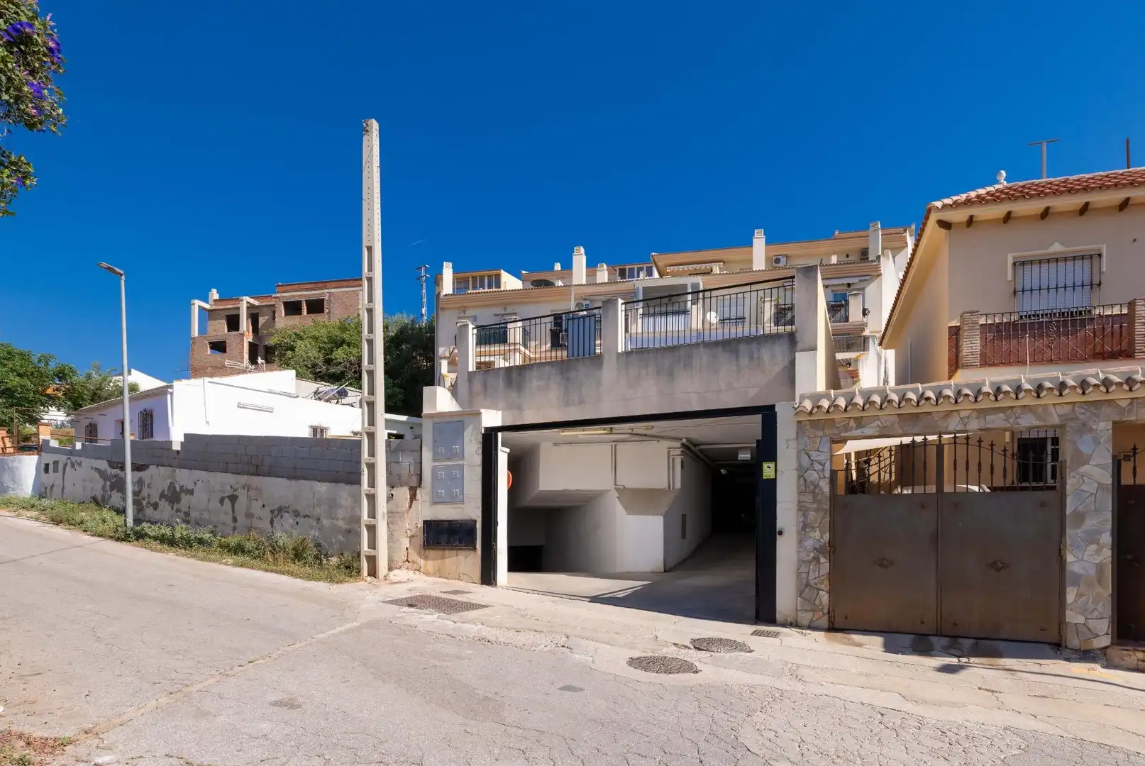 Außenansicht von Wohnung zum Verkauf in Almogía mit Klimaanlage, Terrasse und Abstellraum
