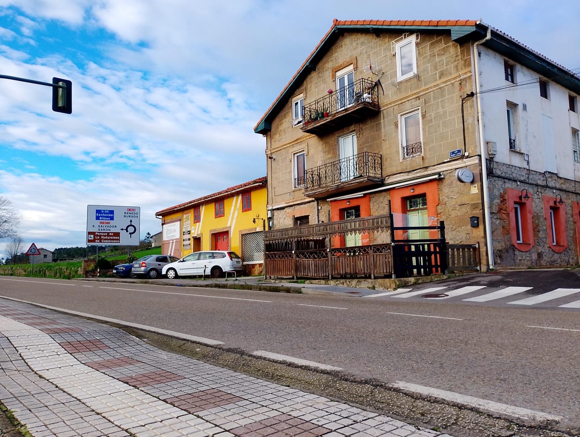 Vista exterior de Planta baixa en venda en El Astillero   amb Jardí privat