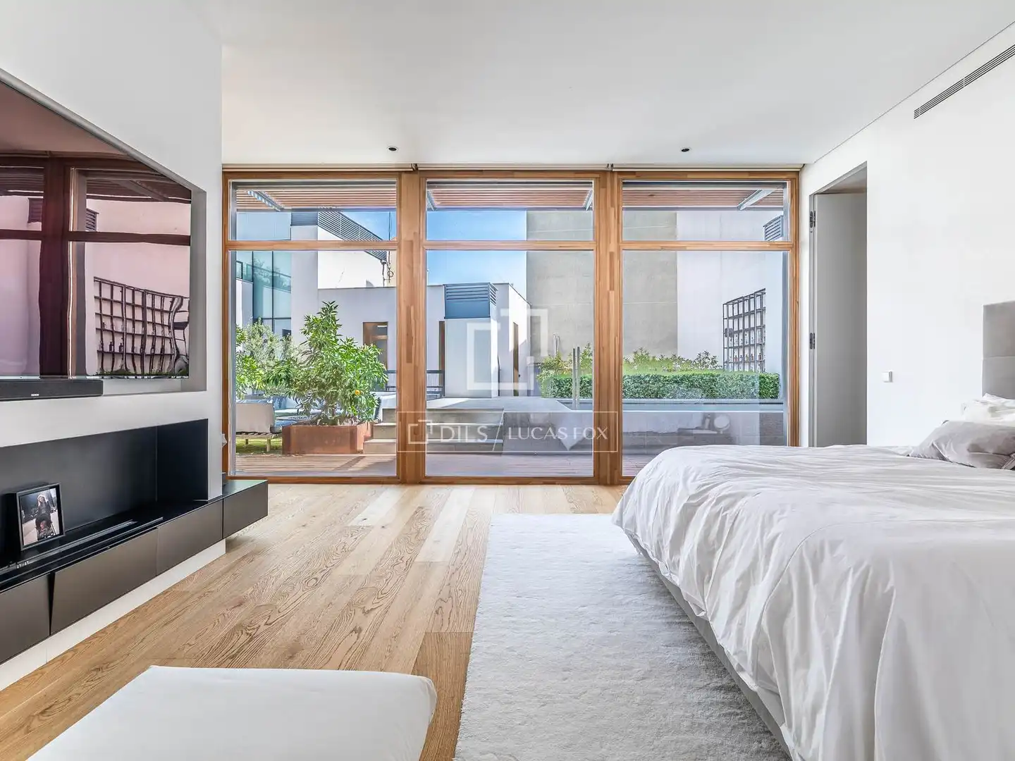 Bedroom of Attic for sale in Madrid  with Air Conditioner, Heating and Terrace